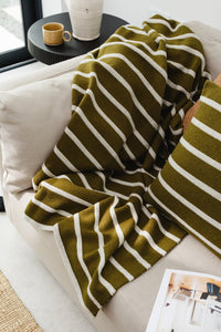 Hills & Valleys Knitted Throw-Vertiver Green